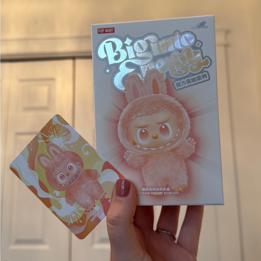 Happiness Big Into Energy Labubu / Popmart